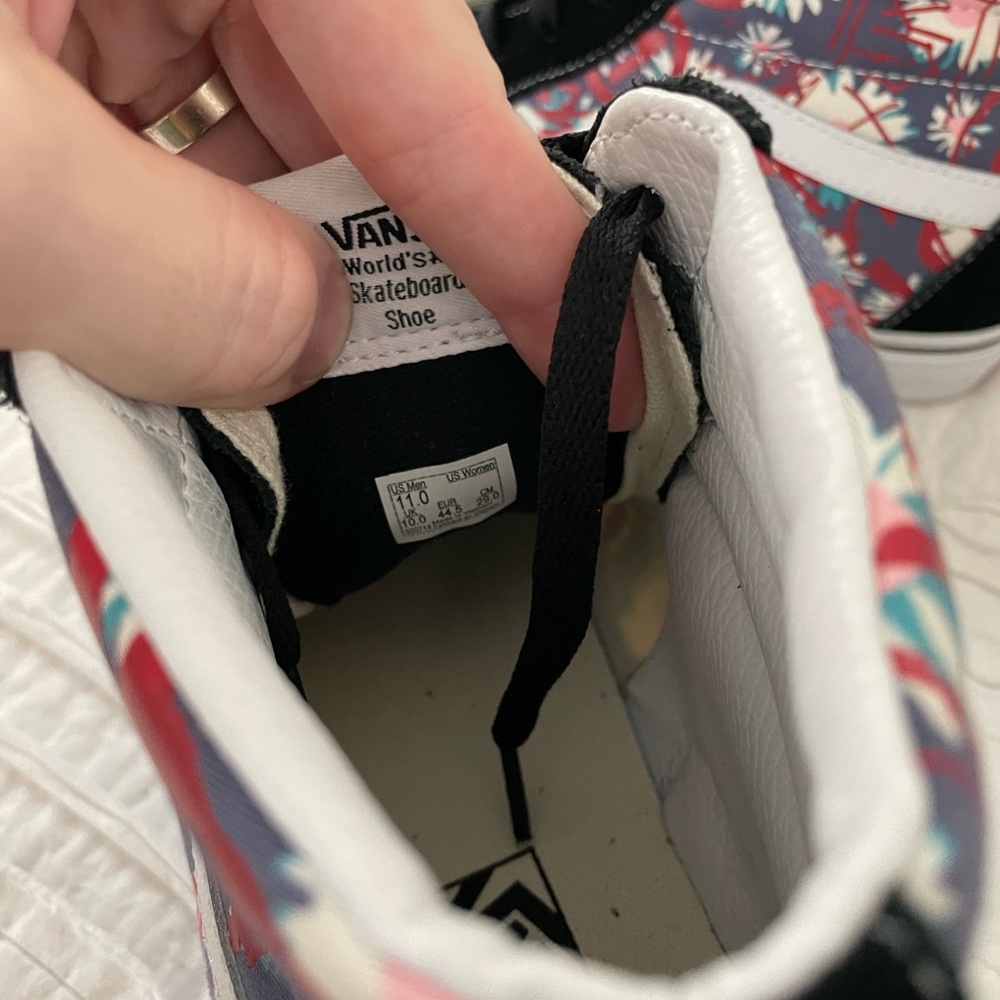 Vans Hi-Top Size 11 - Picture 5 of 5
